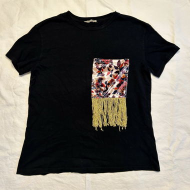 T-Shirt mit Rüschen und Täschchen