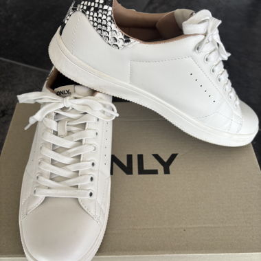ONLY weiße Damen-Sneaker