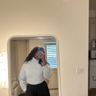 Pull col roulé bleu clair