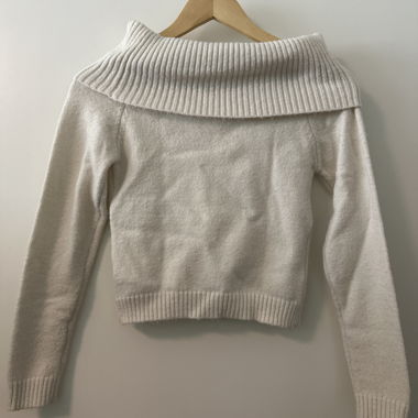 Off-the-shoulder top