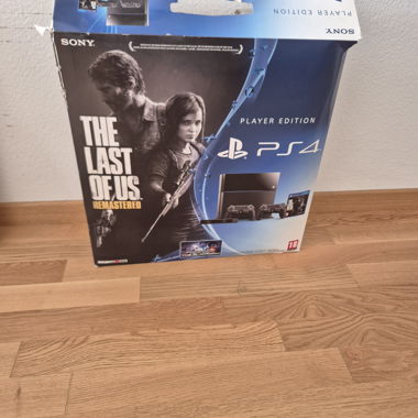 Console PlayStation 4 con 2 controller