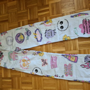 Bershka Jeans mit weissem Print