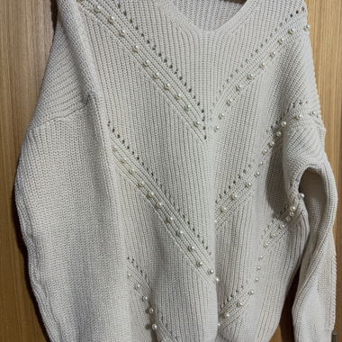 Pearled white knit sweater