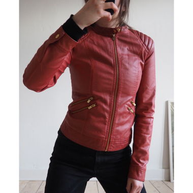 Bikerjacke aus Schlangenlederimitat - rot