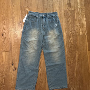 Washed Baggy Jeans