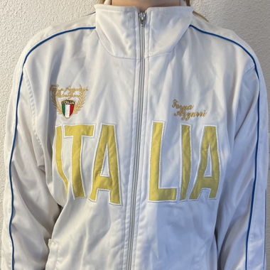 Weisse Stoffjacke mit gelber Aufschrift