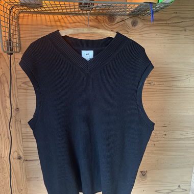 H&M Black Gilet