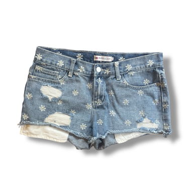 shorts avec des fleurs