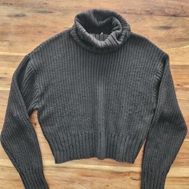 Pull col roulé noir