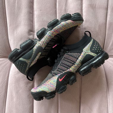 Nike VaporMax Flyknit Multicolor Sneaker