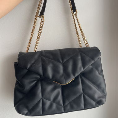 Schwarze Handtasche