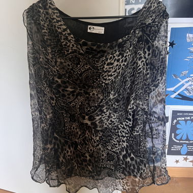 Blusa Eurofashion con stampa tigre/animali