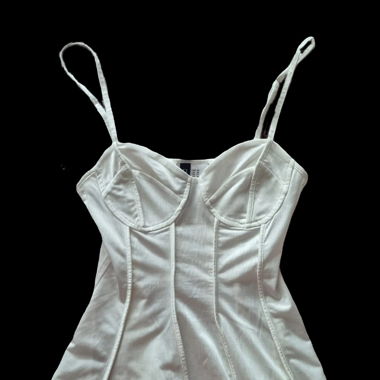 Pearly Flared Top