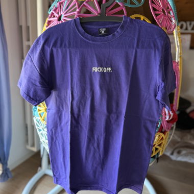 Lila T-Shirt mit Frontprint