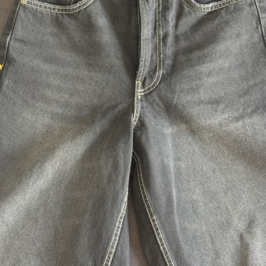 Schwarze Denim-Shorts mit ausgefranstem Look