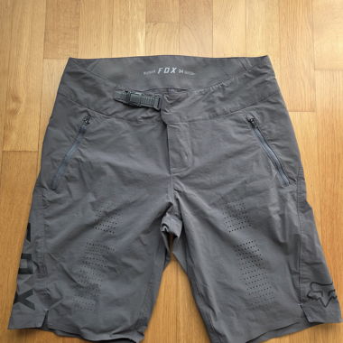 Fox Flexair grey bike shorts size 34