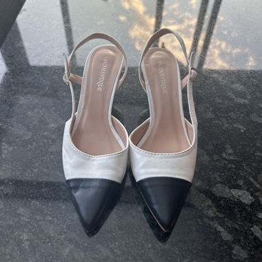 Scarpe Bianche e Nere