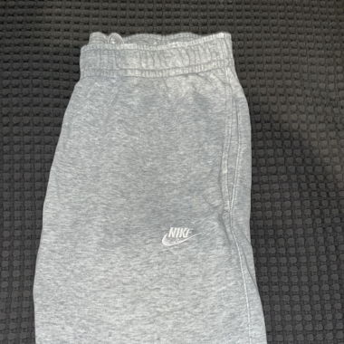 Training Nike gris 