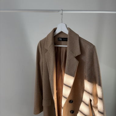 Zara Mantel
