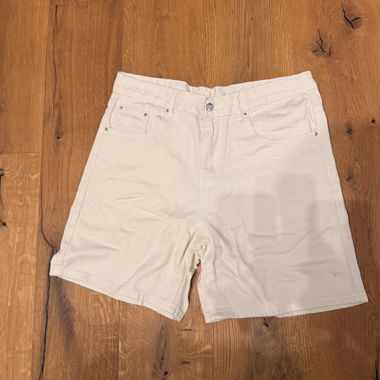 Shorts couleur crème taille L