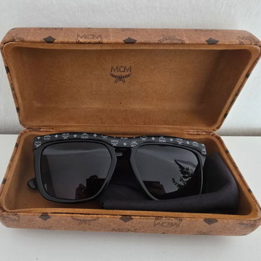 Lunettes de soleil MCM originales