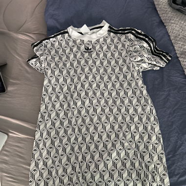 Adidas Kleid