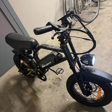 Fat bike elettrico nero