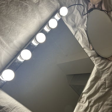 Spiegel mit 2x Lichter