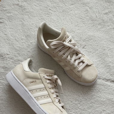 Campus beige