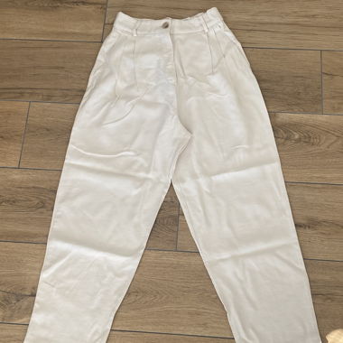 H&M trousers in cream 