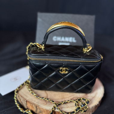 CHANEL VIP Makeup Mini Case (dupe)