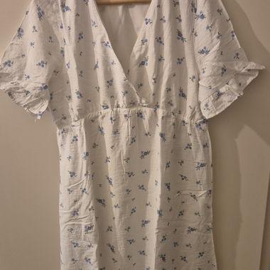 Set mit Umstandskleidern Grösse L und einem Short