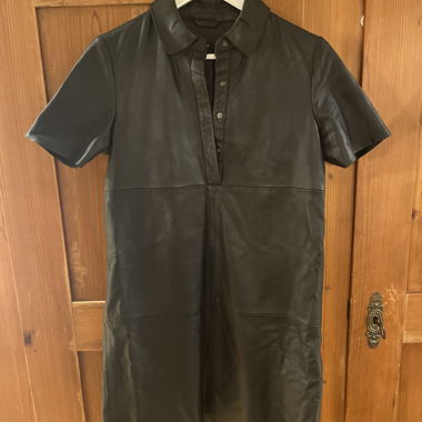 Robe en cuir véritable