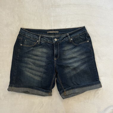 Jeans-Shorts dunkelblaues Waschbild