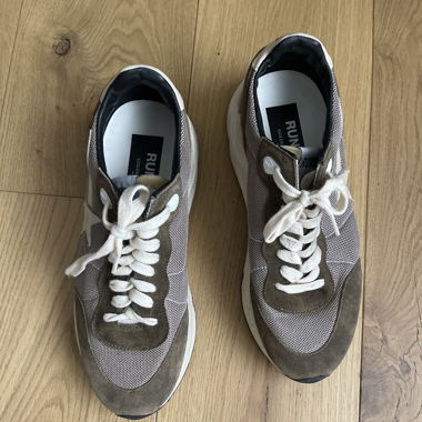 Golden goose 