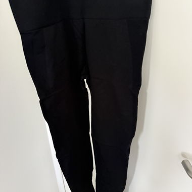 Leggings noirs d’AMARI