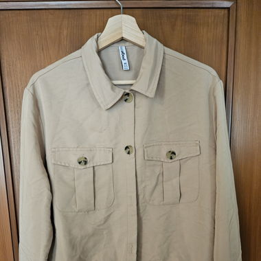 Dünne Jacke