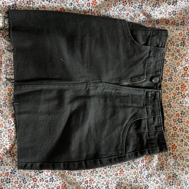 Schwarzer Rock Bershka
