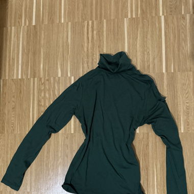 Tannengrünes Kragenshirt