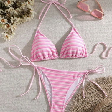 Bikini à rayures roses