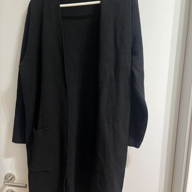 Cardigan lungo nero con tasche