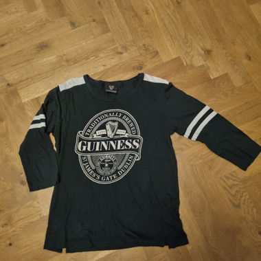 Guinness Oberteil in schönem Grün