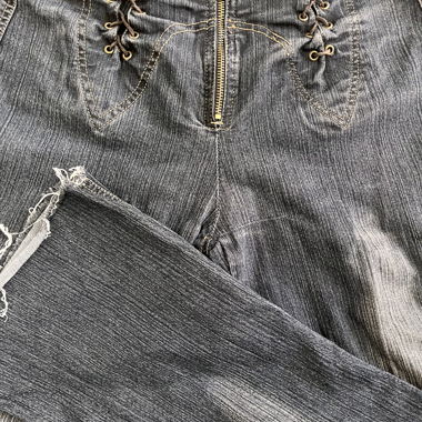 Jeans con lacci