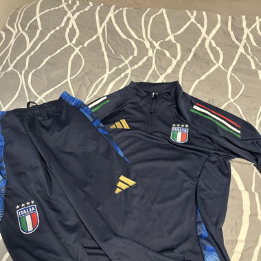 ENSEMBLE SURVÊTEMENT ET VESTE ITALIEN