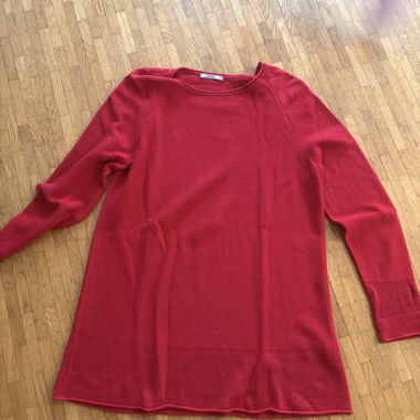 Maglione rosso del marchio Elenamiro