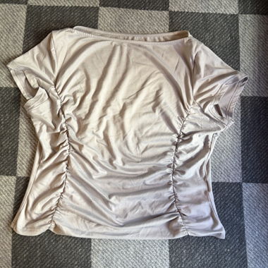 Beiges Kurzarmshirt