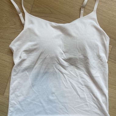 Top bianco a spalline sottili