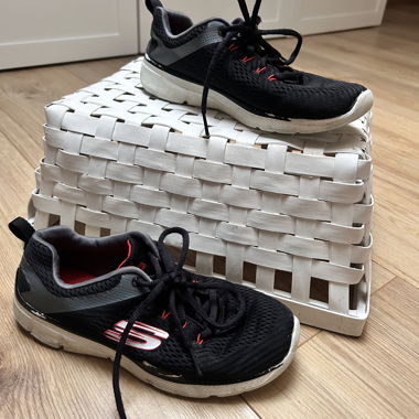 Sneakers Skechers nere