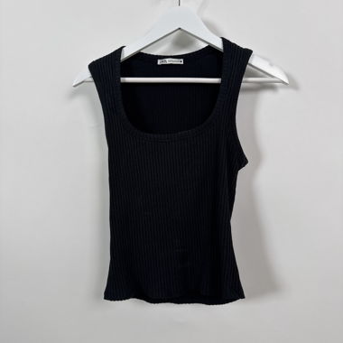 Zara geripptes schwarzes Top