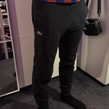 Lacoste-Jogginghose